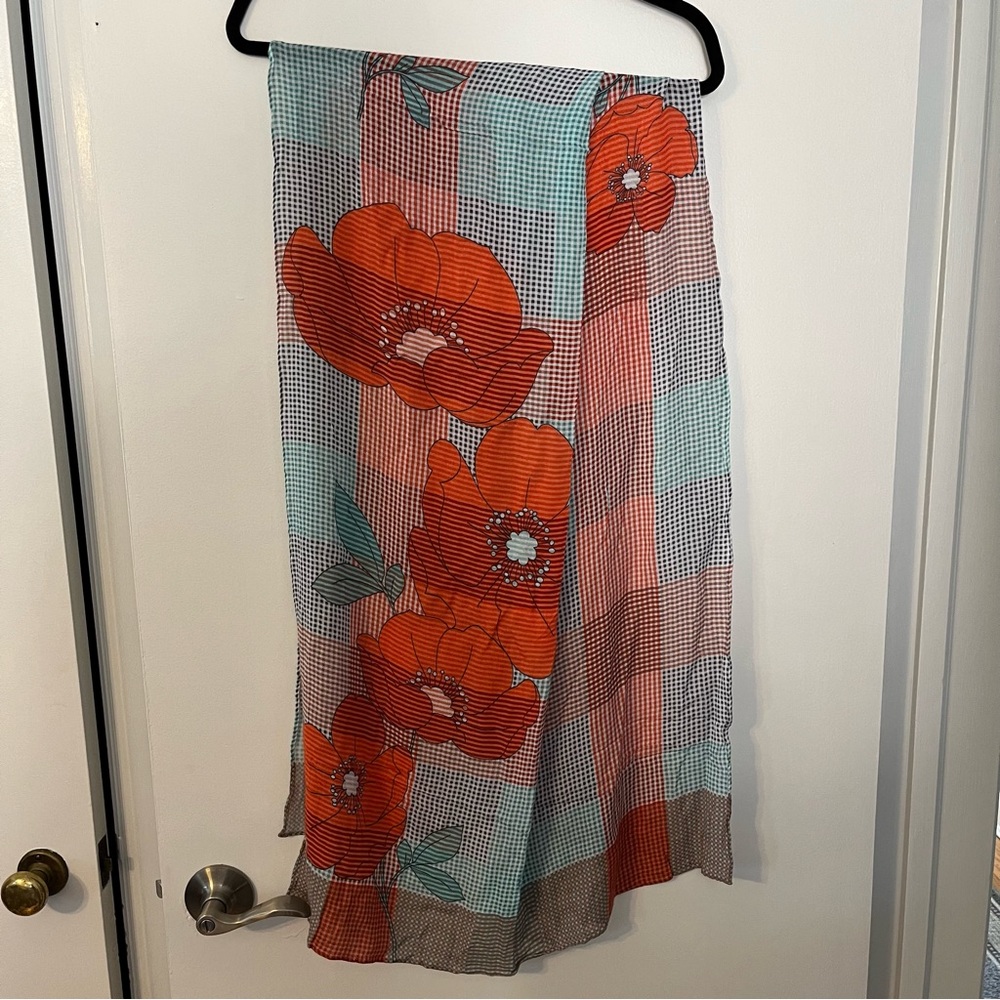 🌺 Cabi Gingham Scarf